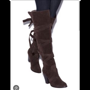 LOOKING FOR THESE BOOTS...SIZE 10